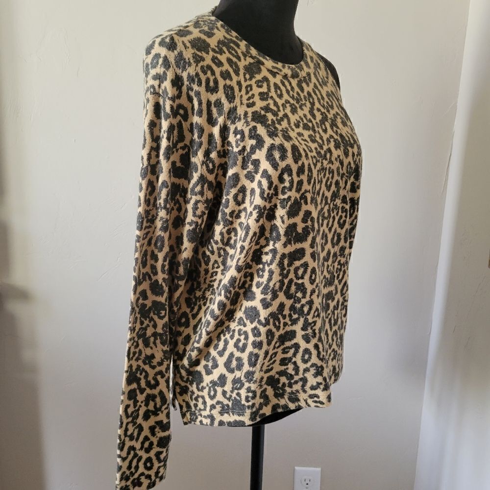 NEW LNA Leopard Cold shoulder Top Shirt size S - Picture 10 of 10